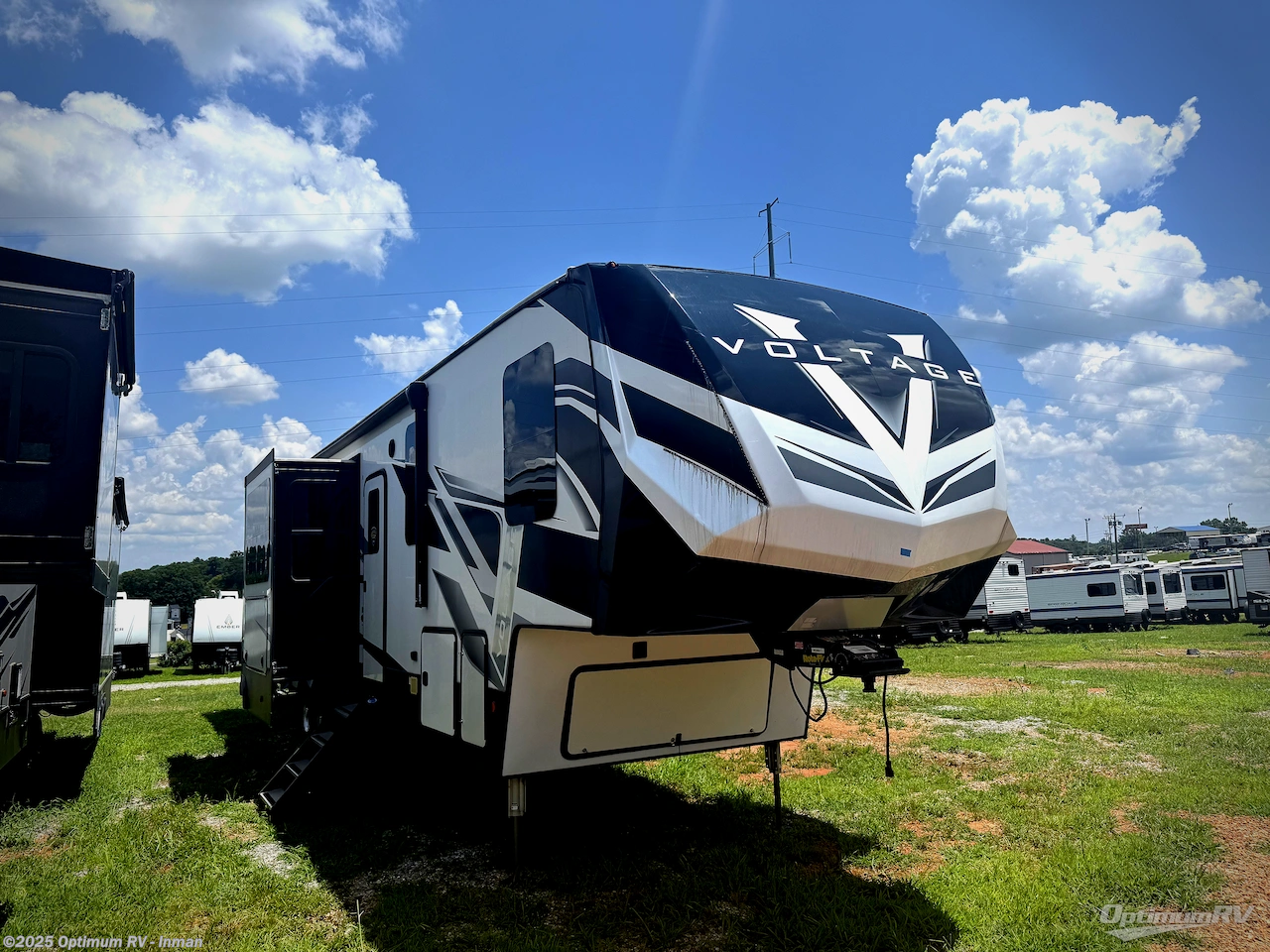 Email now about this 2021 Dutchmen Voltage 3845! Used 2021 Dutchmen Voltage 3845 available in Inman, South Carolina