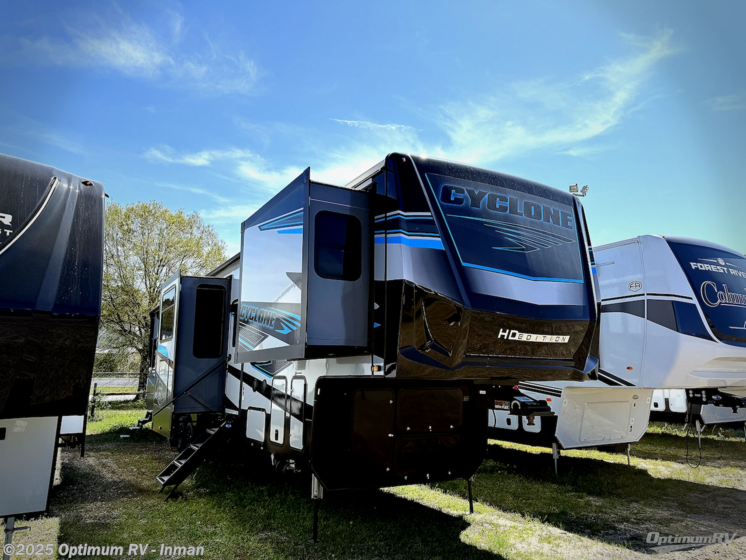 Email now about this 2025 Heartland Cyclone 4008! New 2025 Heartland Cyclone 4008 available in Inman, South Carolina