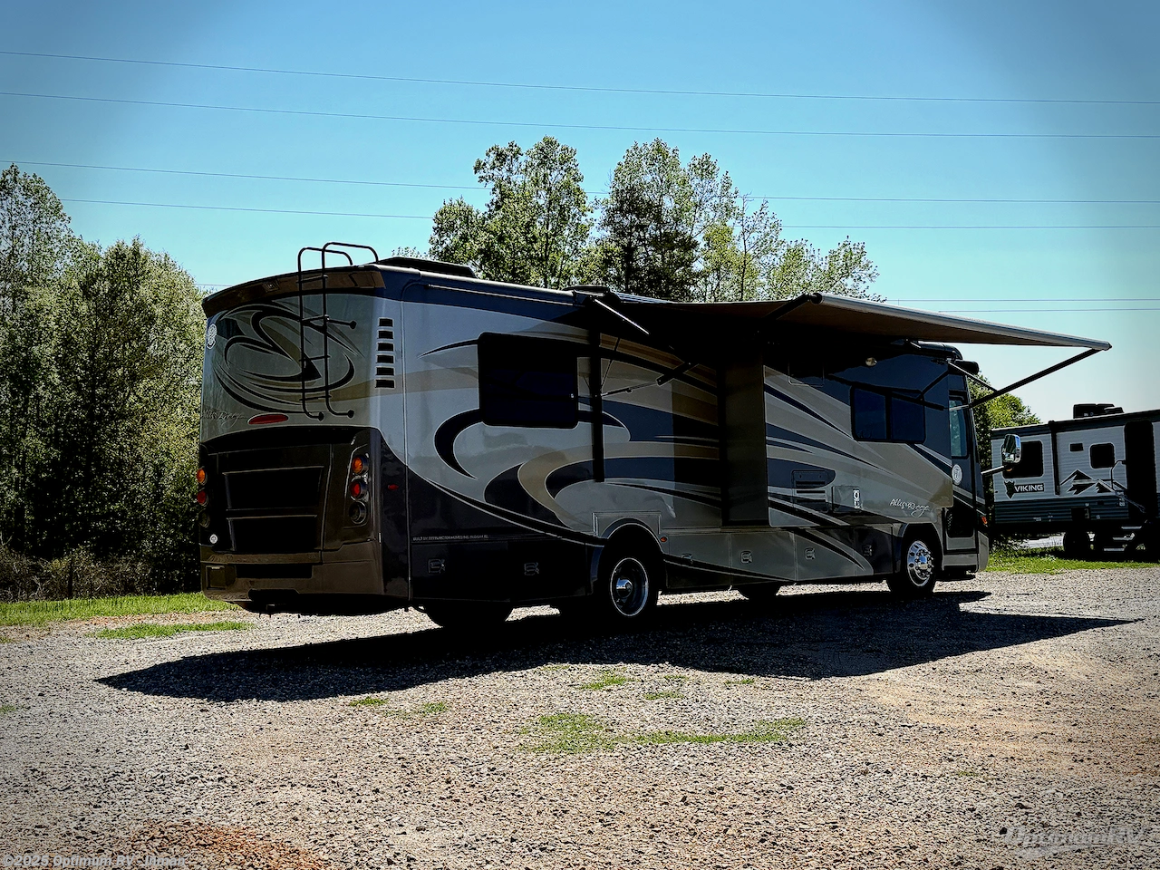 Call now about this 2013 Tiffin Allegro Breeze 32 BR! 2013 Tiffin Allegro Breeze 32 BR - Used Class A For Sale by Optimum RV - Inman in Inman, South Carolina features Slideout