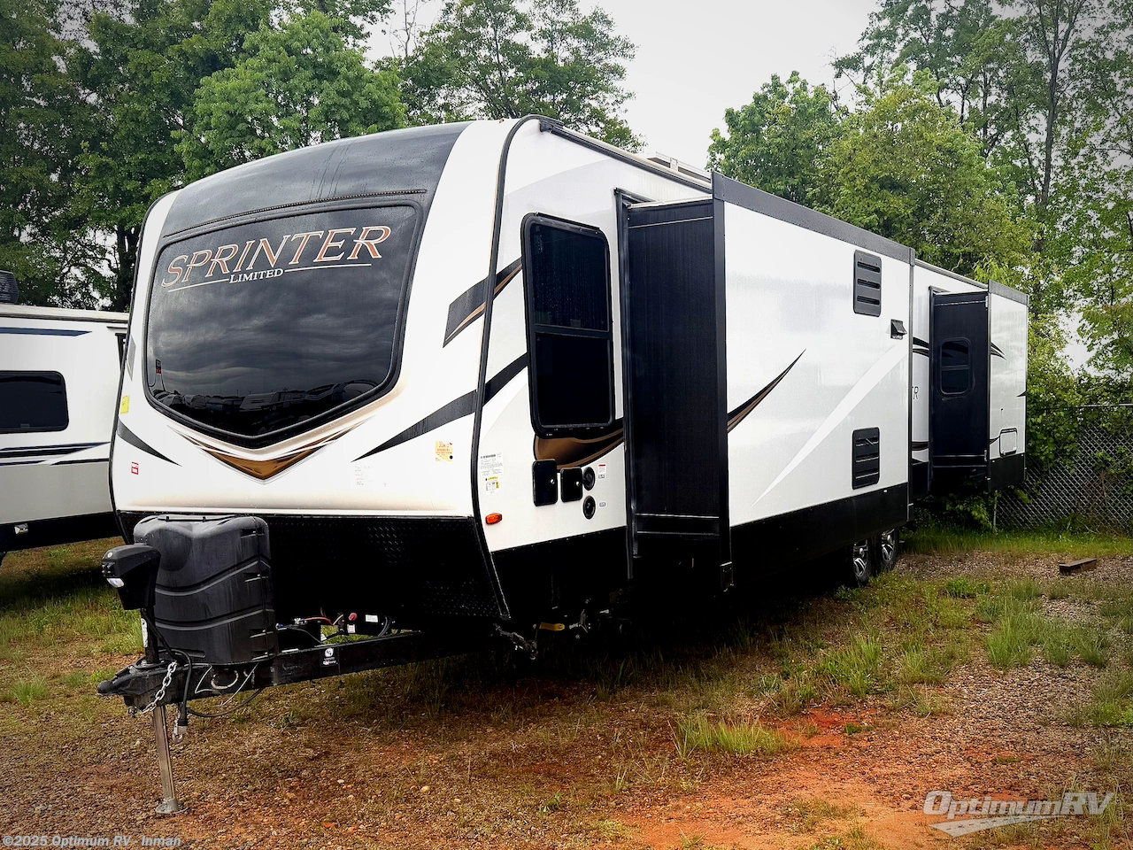 Call now about this 2022 Keystone Sprinter Limited 330KBS! 2022 Keystone Sprinter Limited 330KBS - Used Travel Trailer For Sale by Optimum RV - Inman in Inman, South Carolina features Slideout, Awning