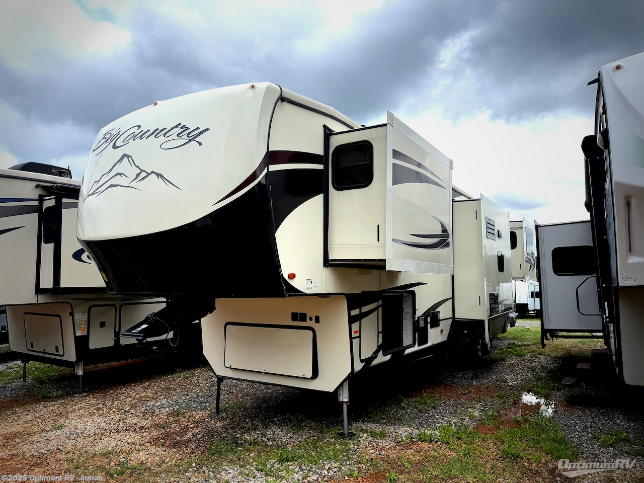 Call now about this 2018 Heartland Big Country 4011ERD! 2018 Heartland Big Country 4011ERD - Used Fifth Wheel For Sale by Optimum RV - Inman in Inman, South Carolina features Awning, Slideout