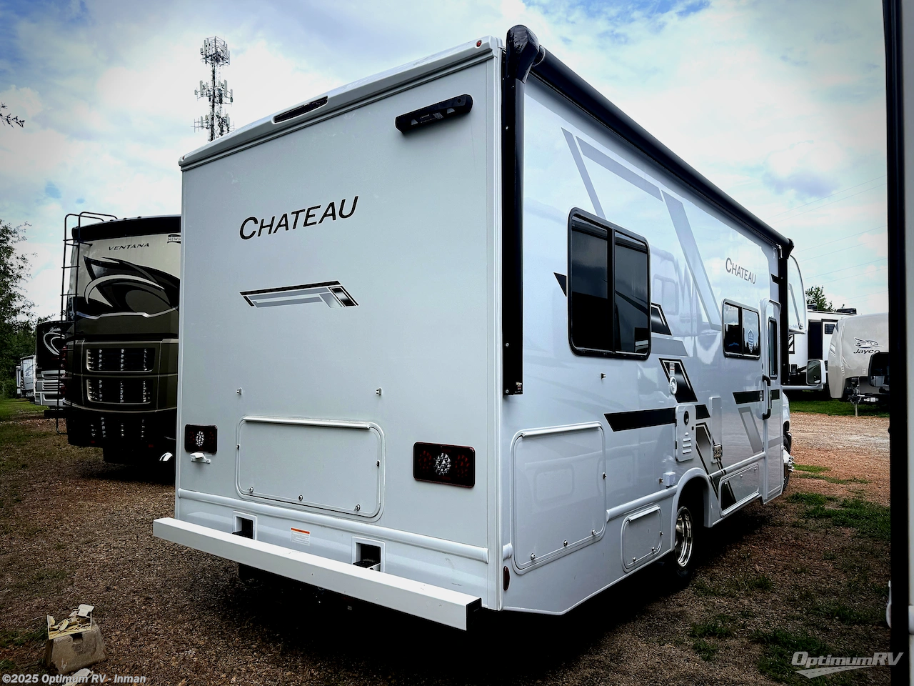 Call now about this 2026 Thor Chateau 25Z! 2026 Thor Chateau 25Z - New Class C For Sale by Optimum RV - Inman in Inman, South Carolina features Slideout, Awning