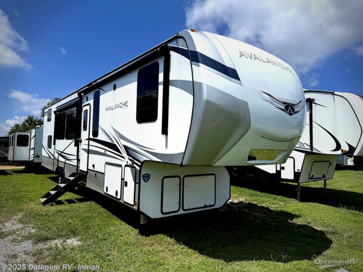 Email now about this 2023 Keystone Avalanche 390DS! Used 2023 Keystone Avalanche 390DS available in Inman, South Carolina