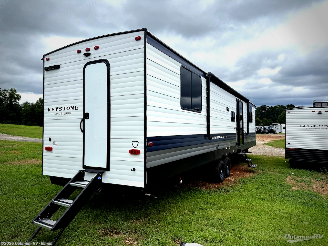 Call now about this 2026 Keystone Springdale Villa 381BH! 2026 Keystone Springdale Villa 381BH - New Travel Trailer For Sale by Optimum RV - Inman in Inman, South Carolina