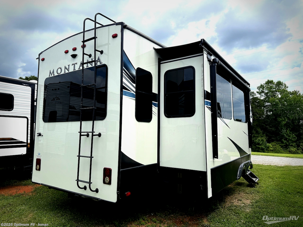Call now about this 2021 Keystone Montana 3121RL! 2021 Keystone Montana 3121RL - Used Fifth Wheel For Sale by Optimum RV - Inman in Inman, South Carolina features Awning, Slideout