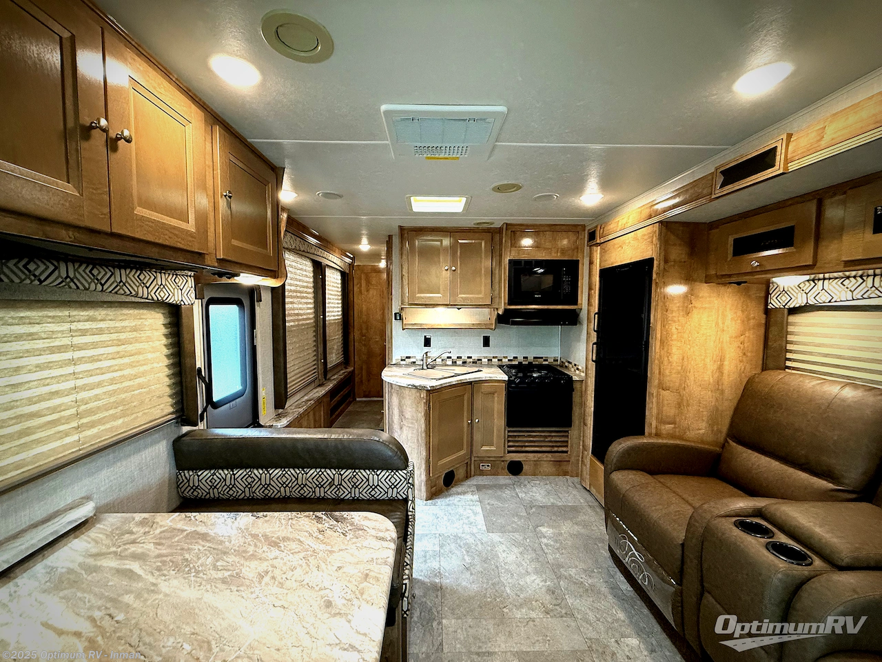 Call now about this 2020 Coachmen Leprechaun 317SA! 2020 Coachmen Leprechaun 317SA - Used Class C For Sale by Optimum RV - Inman in Inman, South Carolina