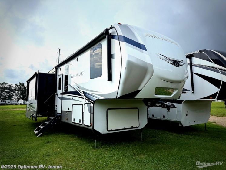 Email now about this 2022 Keystone Avalanche 322RL! Used 2022 Keystone Avalanche 322RL available in Inman, South Carolina