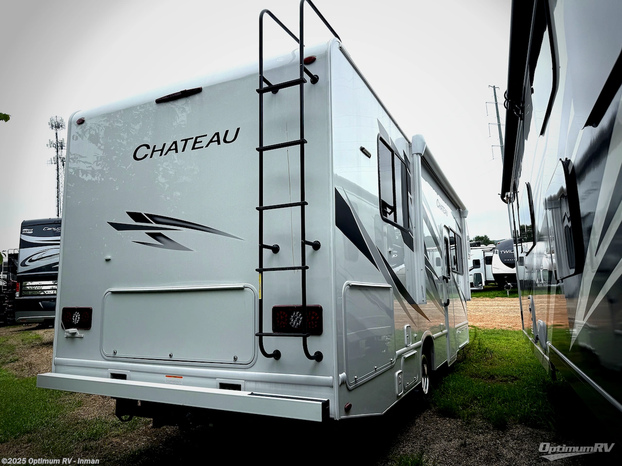 Call now about this 2024 Thor Chateau 28Z! 2024 Thor Chateau 28Z - Used Class C For Sale by Optimum RV - Inman in Inman, South Carolina features Slideout, Awning