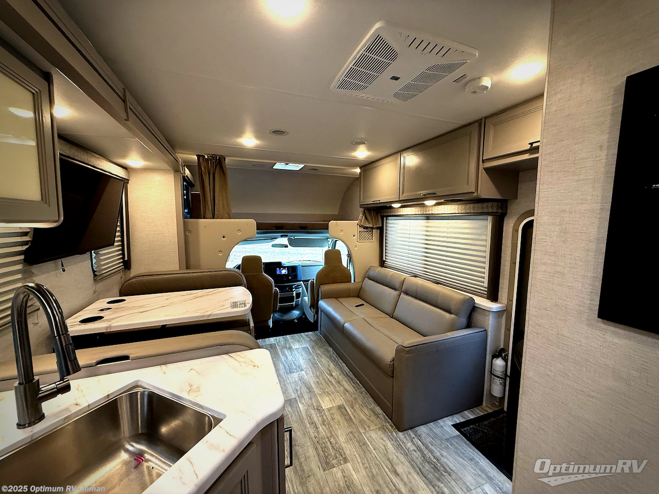 Used 2024 Thor Chateau 28Z available in Inman, South Carolina