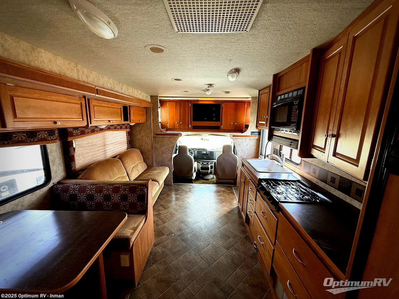 Used 2011 Winnebago Chalet 31C available in Inman, South Carolina