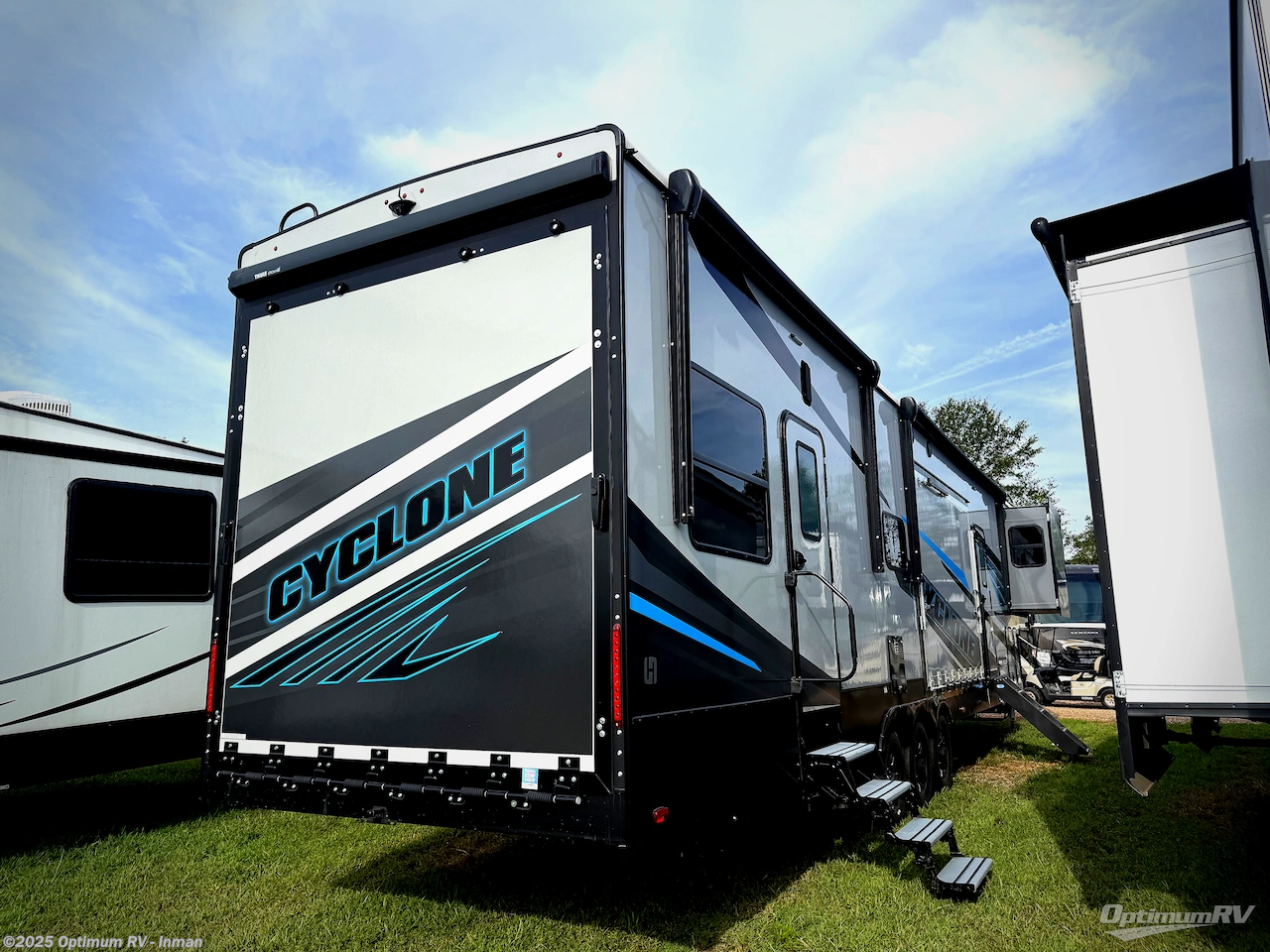 Call now about this 2025 Heartland Cyclone 4270! 2025 Heartland Cyclone 4270 - Used Fifth Wheel For Sale by Optimum RV - Inman in Inman, South Carolina features Slideout, Awning