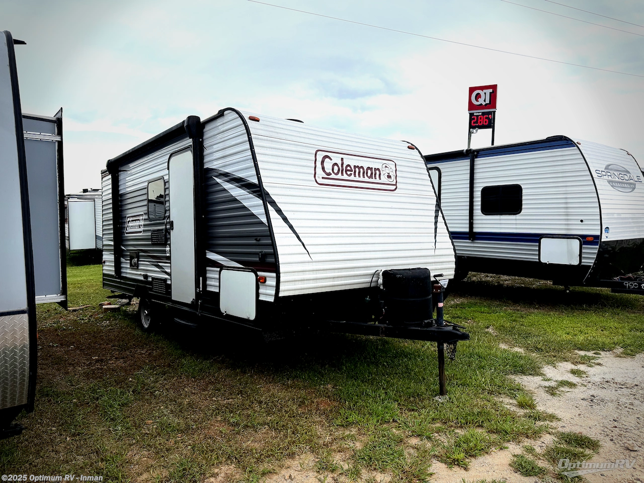 Email now about this 2020 Dutchmen Coleman Lantern LT Series 17FQ! Used 2020 Dutchmen Coleman Lantern LT Series 17FQ available in Inman, South Carolina
