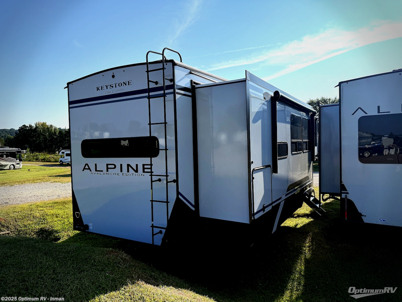 Call now about this 2026 Keystone Alpine Avalanche Edition 379MB! 2026 Keystone Alpine Avalanche Edition 379MB - New Fifth Wheel For Sale by Optimum RV - Inman in Inman, South Carolina features Slideout, Awning