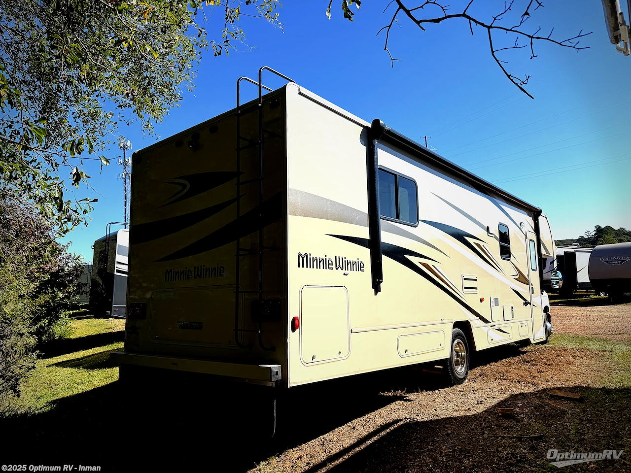 Call now about this 2023 Winnebago Minnie Winnie 31K! 2023 Winnebago Minnie Winnie 31K - Used Class C For Sale by Optimum RV - Inman in Inman, South Carolina features Slideout, Awning