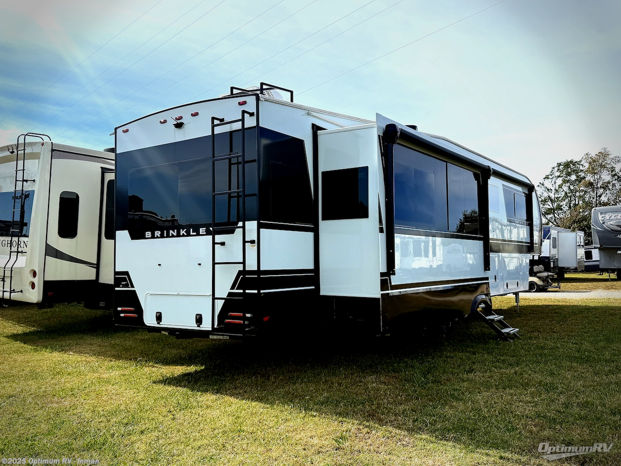 Call now about this 2025 Brinkley RV Model Z 3610! 2025 Brinkley RV Model Z 3610 - Used Fifth Wheel For Sale by Optimum RV - Inman in Inman, South Carolina features Awning, Slideout