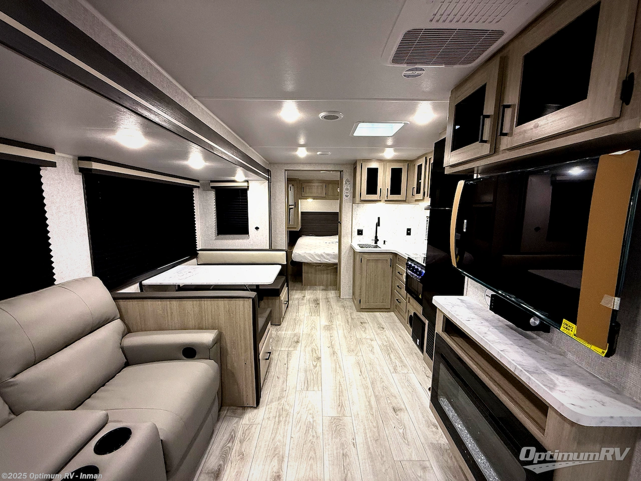 Contact us now about this 2026 East to West Della Terra 261RB! 2026 Della Terra 261RB by East to West from Optimum RV - Inman in Inman, South Carolina