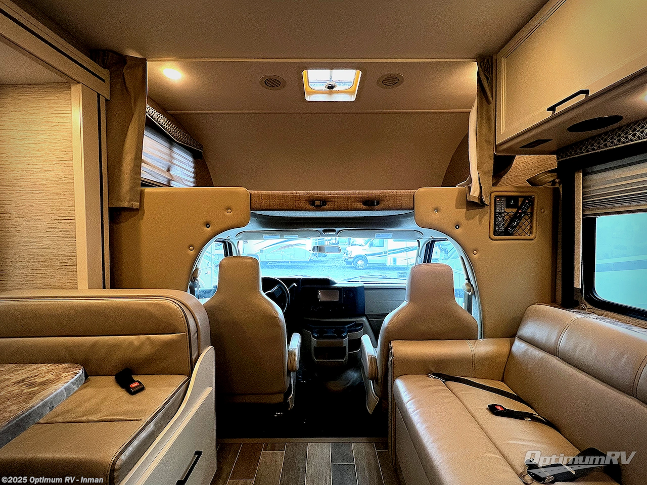 Used 2022 Thor Chateau 28Z available in Inman, South Carolina