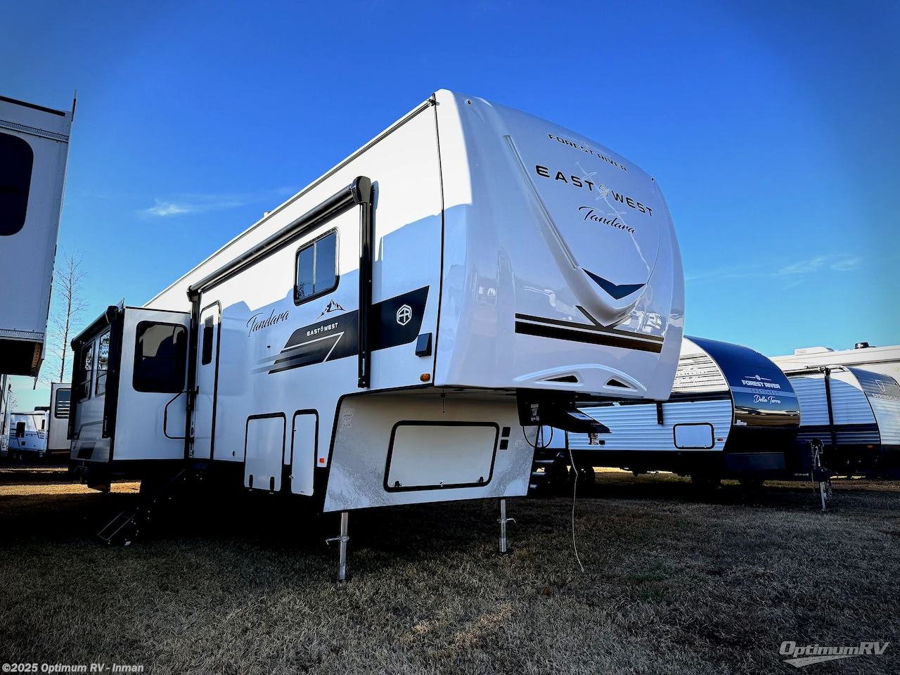 Email now about this 2026 East to West Tandara 389DS! New 2026 East to West Tandara 389DS available in Inman, South Carolina