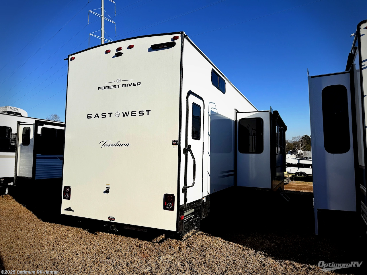 Call now about this 2026 East to West Tandara 389DS! 2026 East to West Tandara 389DS - New Fifth Wheel For Sale by Optimum RV - Inman in Inman, South Carolina features Slideout, Awning