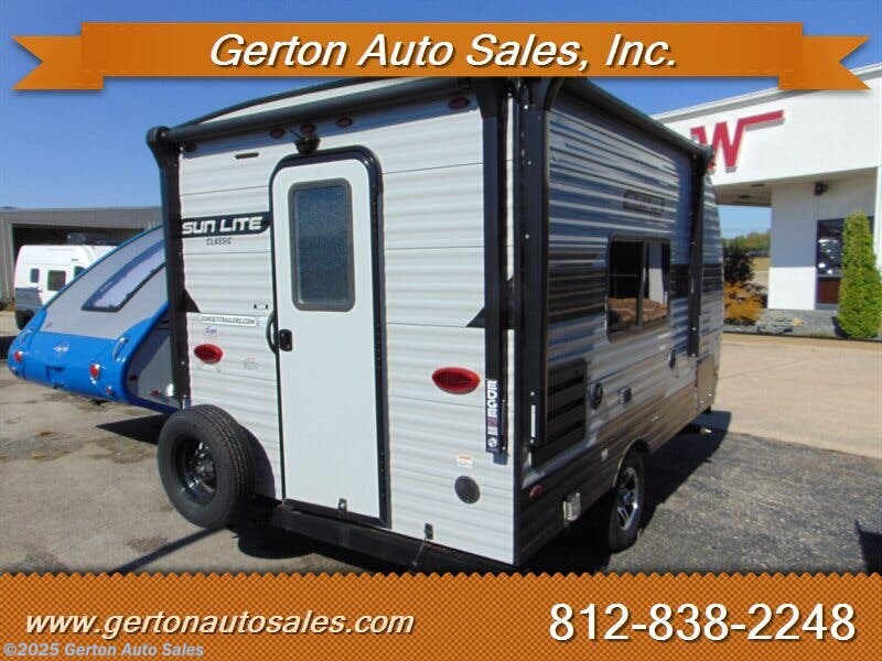 Used 2021 Sunset Park RV Sun Lite Classic 16BH available in Mt. Vernon, Indiana