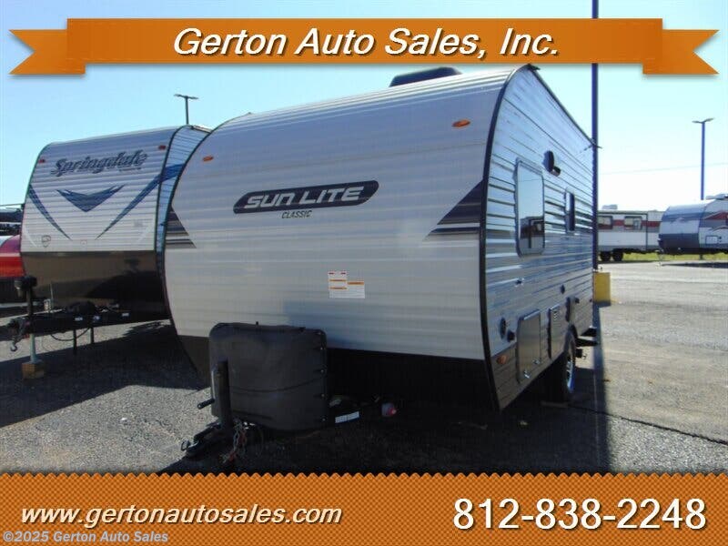 Call now about this 2021 Sunset Park RV Sun Lite Classic 16BH! 2021 Sunset Park RV Sun Lite Classic 16BH - Used Travel Trailer For Sale by Gerton Auto Sales in Mt. Vernon, Indiana