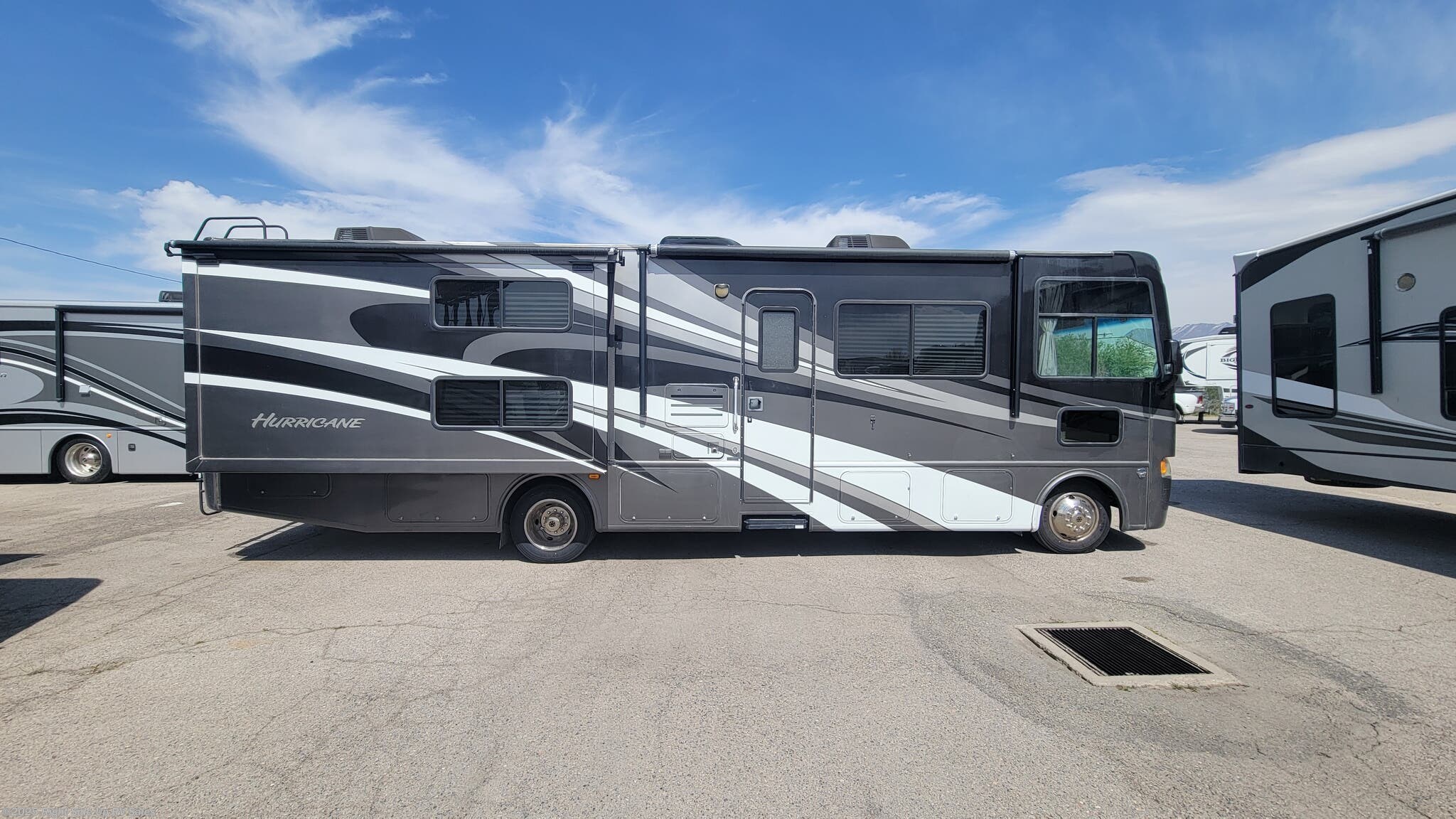 Call now about this 2012 Thor Motor Coach Hurricane 31G! 2012 Thor Motor Coach Hurricane 31G - Used Class A For Sale by Right Side Up RV Sales in Salt Lake City, Utah