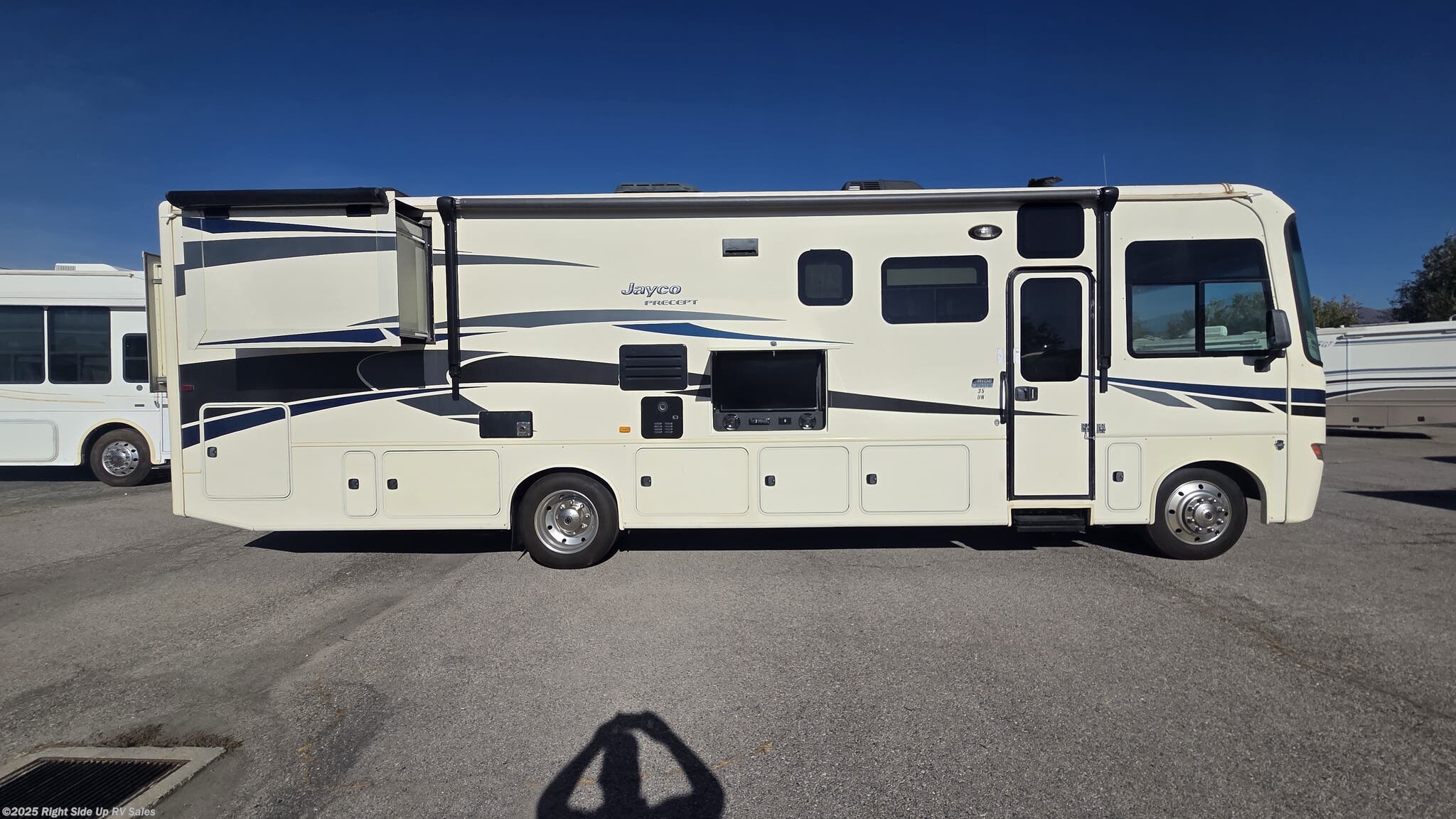 Contact us now about this 2016 Jayco Precept 35UN! 2016 Precept 35UN by Jayco from Right Side Up RV Sales in Salt Lake City, Utah