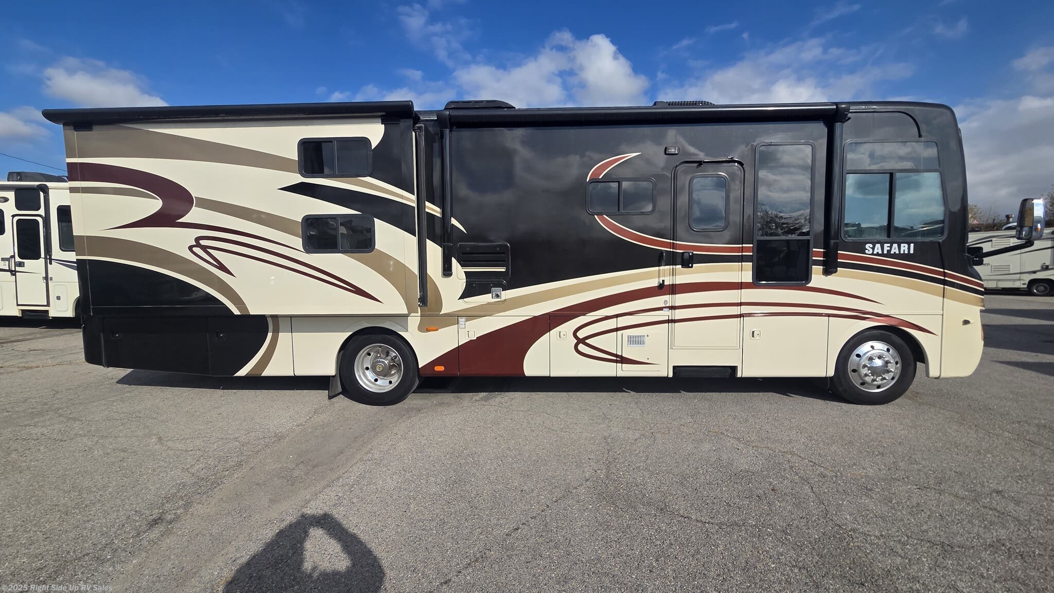 Call now about this 2009 Safari Simba 34SBD! 2009 Safari Simba 34SBD - Used Class A For Sale by Right Side Up RV Sales in Salt Lake City, Utah