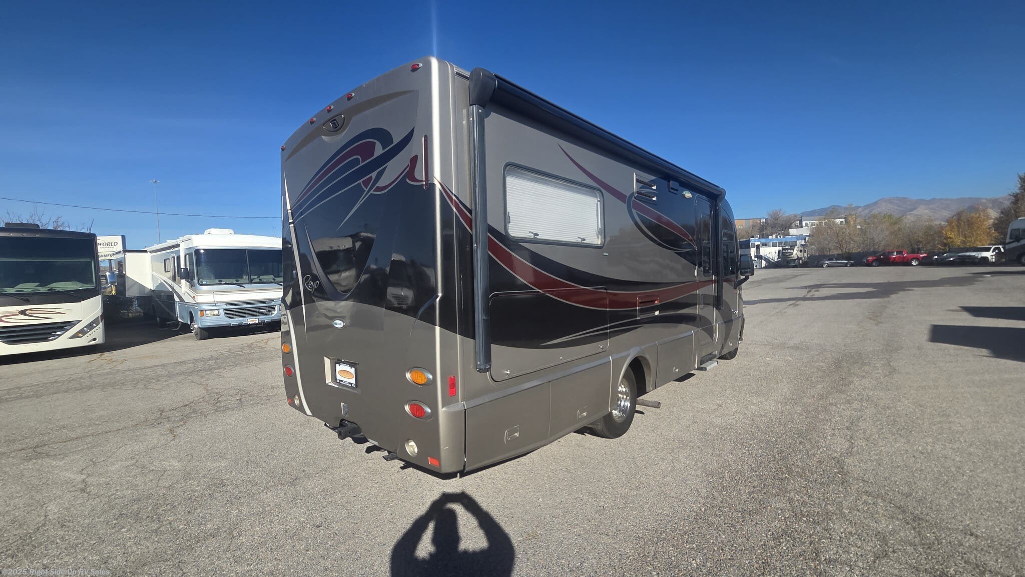 Contact us now about this 2010 Itasca Reyo 25T! 2010 Reyo 25T by Itasca from Right Side Up RV Sales in Salt Lake City, Utah