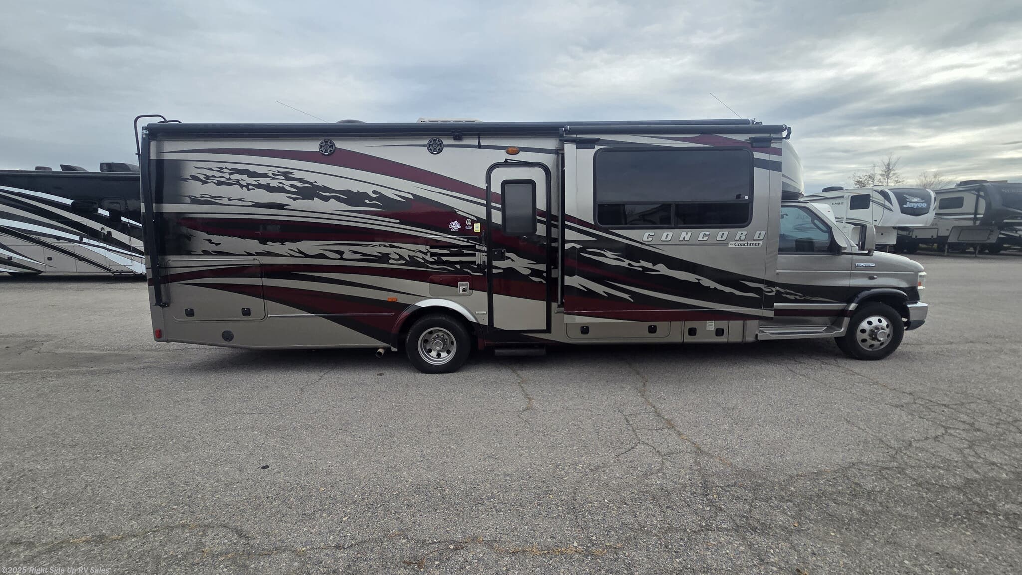 Contact us now about this 2013 Coachmen Concord 300TS! 2013 Concord 300TS by Coachmen from Right Side Up RV Sales in Salt Lake City, Utah