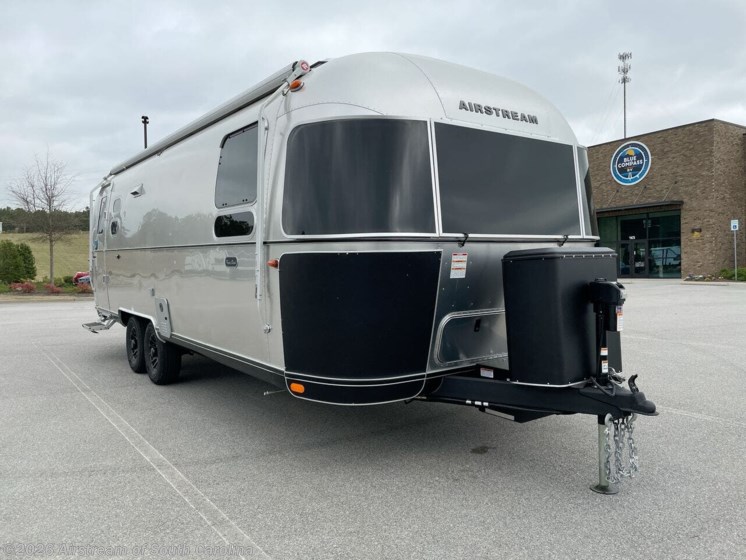 Email now about this 2025 Airstream Flying Cloud 27FB! New 2025 Airstream Flying Cloud 27FB available in Lexington, South Carolina