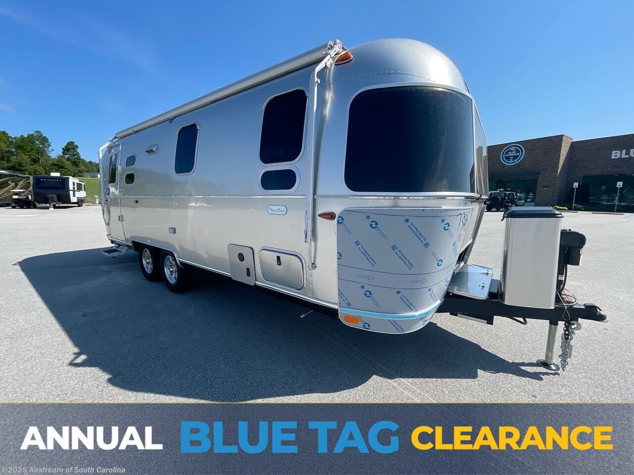 Email now about this 2026 Airstream Flying Cloud 25FB Twin! New 2026 Airstream Flying Cloud 25FB Twin available in Lexington, South Carolina