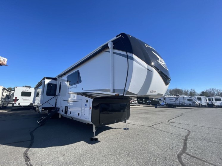 Email now about this 2025 Jayco Pinnacle 38FBRK! New 2025 Jayco Pinnacle 38FBRK available in Concord, North Carolina