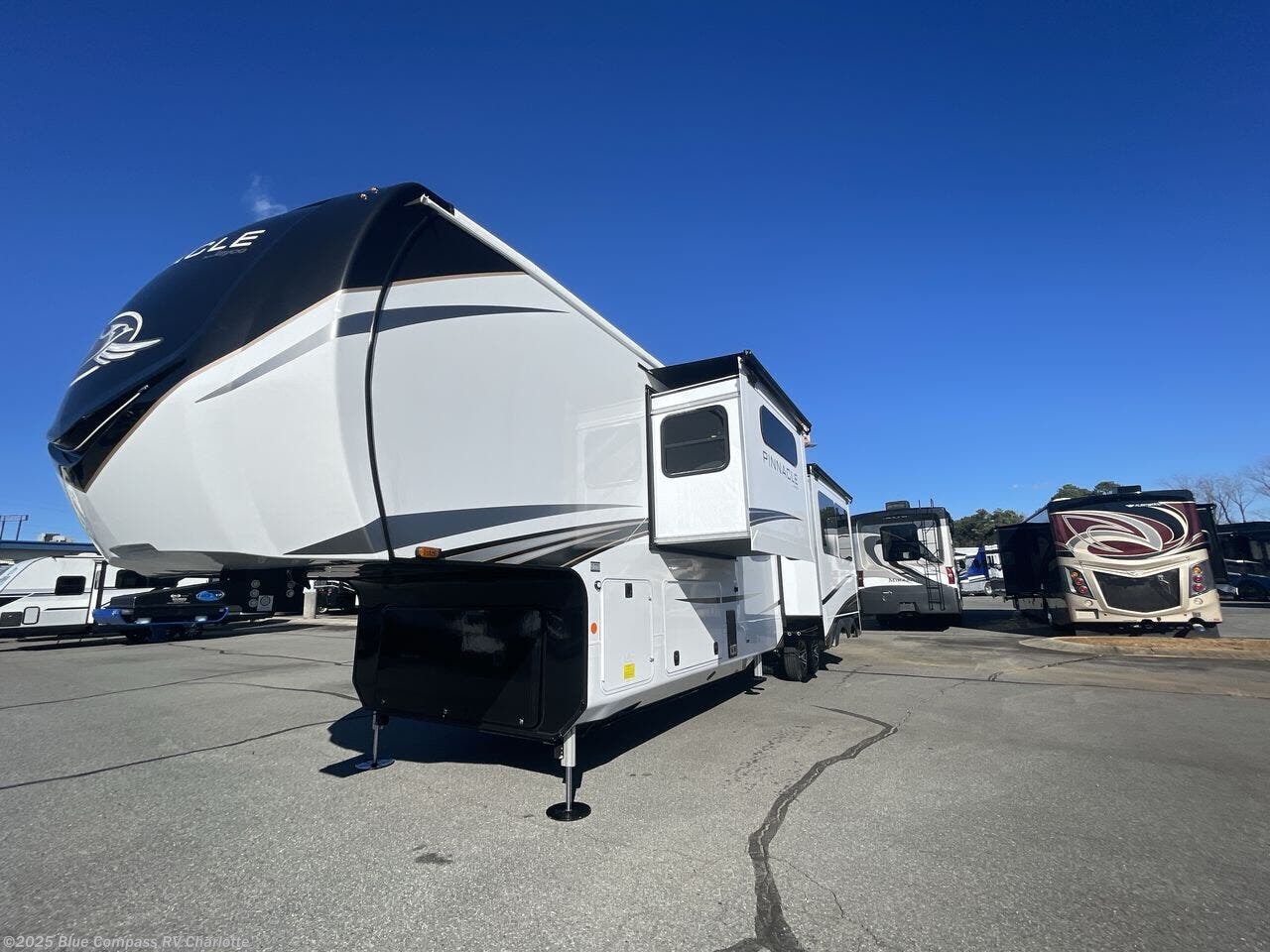 New 2025 Jayco Pinnacle 38FBRK available in Concord, North Carolina