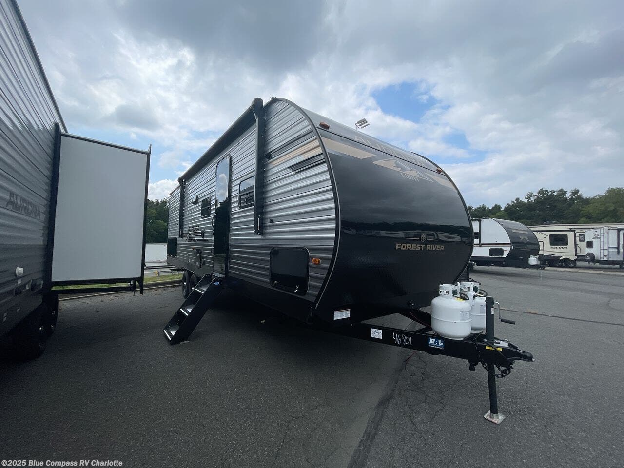 Contact us now about this 2026 Forest River Aurora Light 26BHS! 2026 Aurora Light 26BHS by Forest River from Blue Compass RV Charlotte in Concord, North Carolina