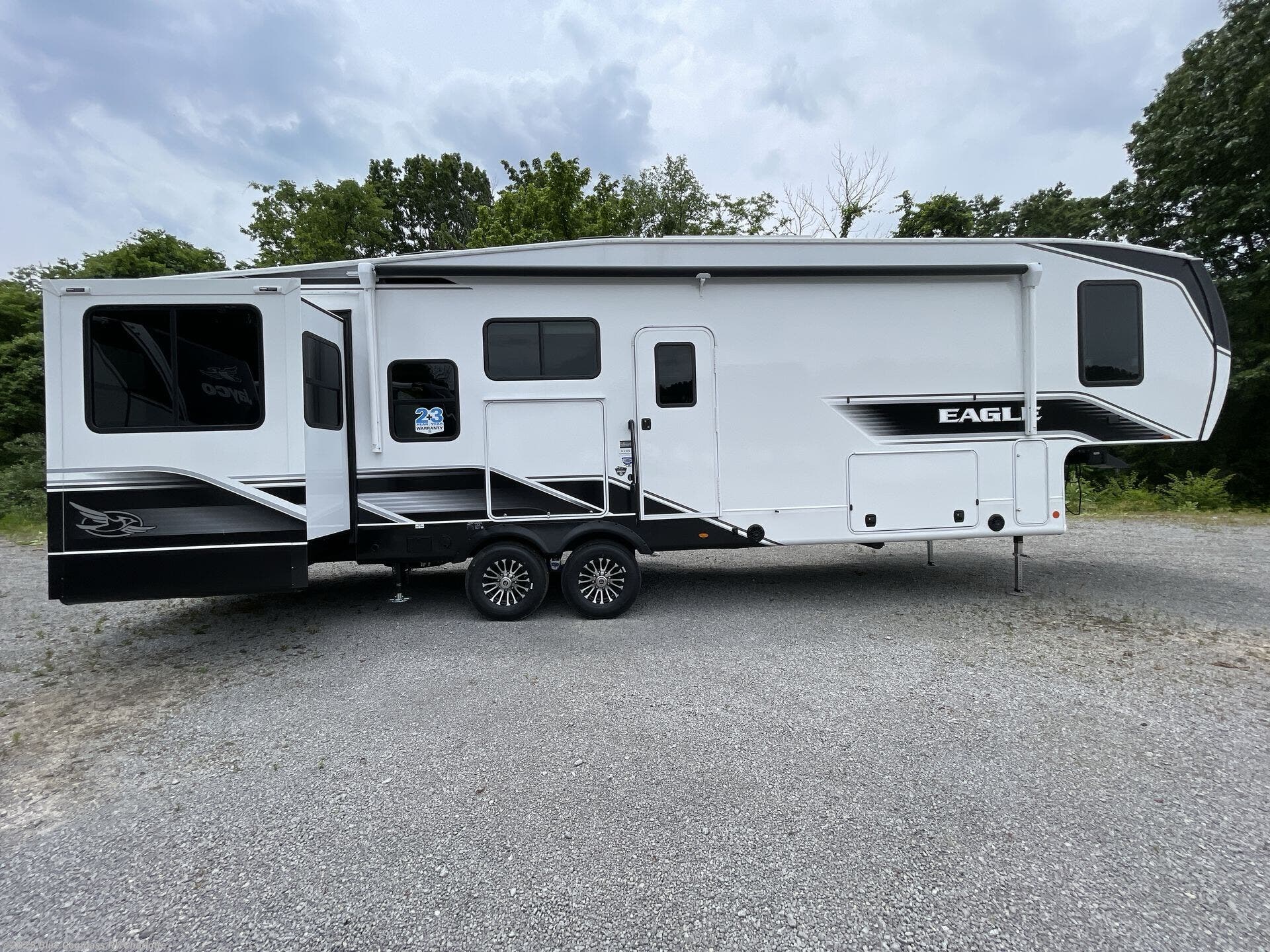 New 2025 Jayco Eagle 335RDOK available in Concord, North Carolina