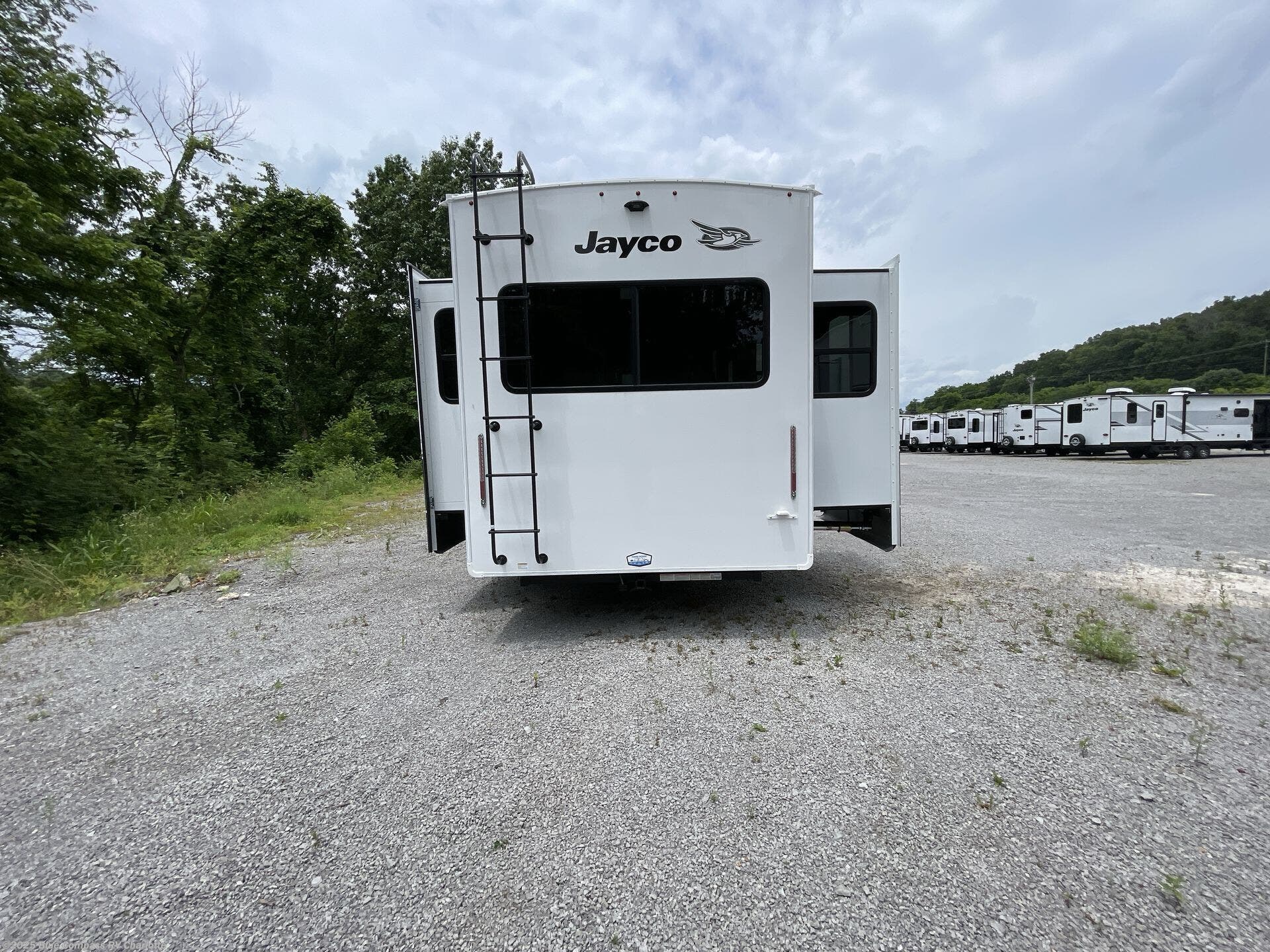 Email now about this 2025 Jayco Eagle 335RDOK! New 2025 Jayco Eagle 335RDOK available in Concord, North Carolina