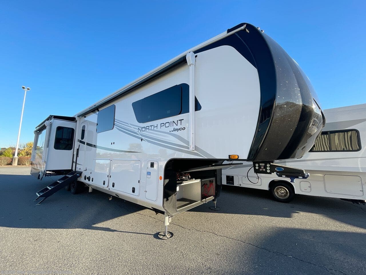 Contact us now about this 2026 Jayco Eagle 365UKTS! 2026 Eagle 365UKTS by Jayco from Blue Compass RV Charlotte in Concord, North Carolina