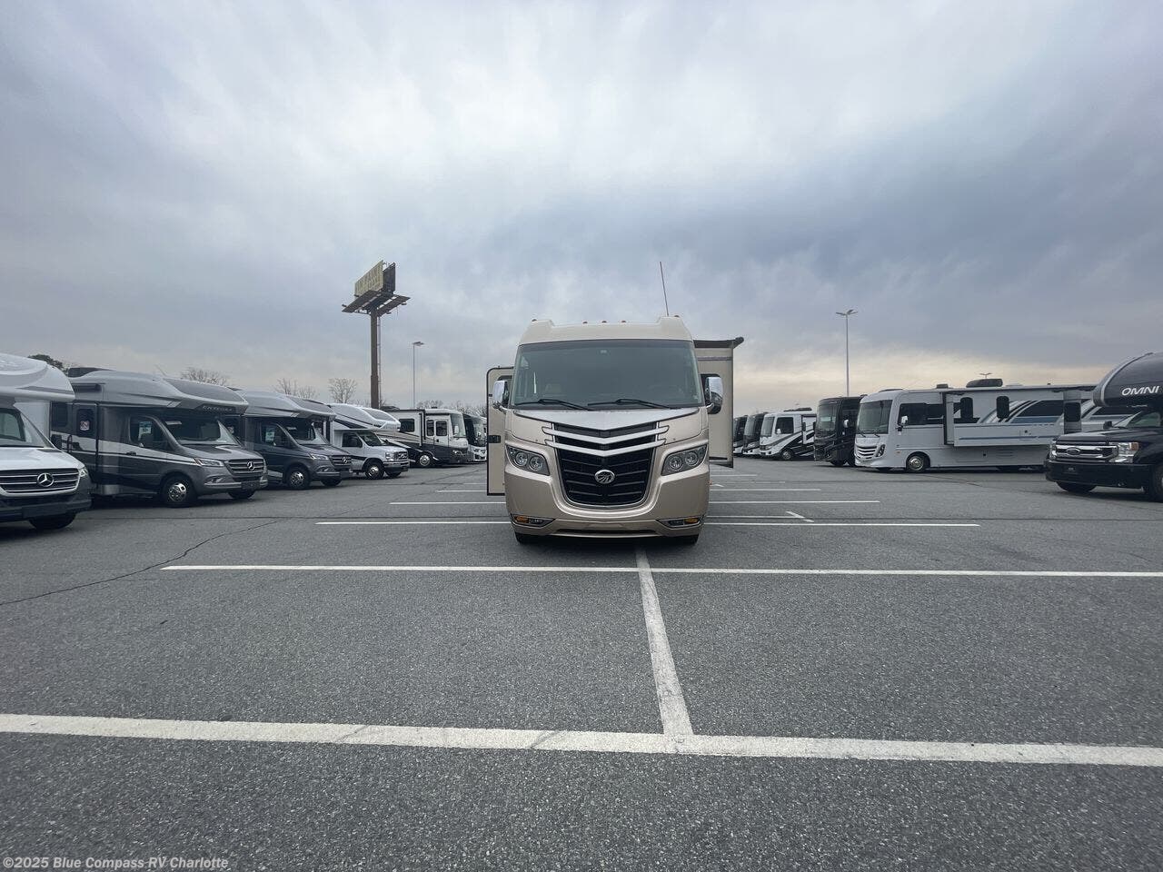 Contact us now about this 2011 Monaco RV Vesta 32 PBS! 2011 Vesta 32 PBS by Monaco RV from Blue Compass RV Charlotte in Concord, North Carolina