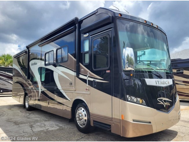 Used 2013 Itasca Meridian 34B available in Fort Myers, Florida