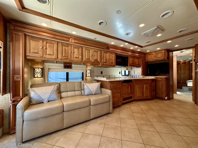 2010 Phaeton 40 QTH by Tiffin from Glades RV in Fort Myers, Florida