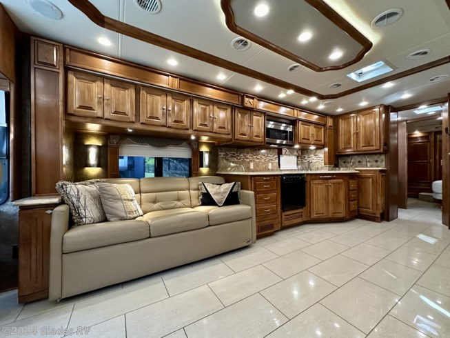 2014 Phaeton 40 QTH by Tiffin from Glades RV in Fort Myers, Florida