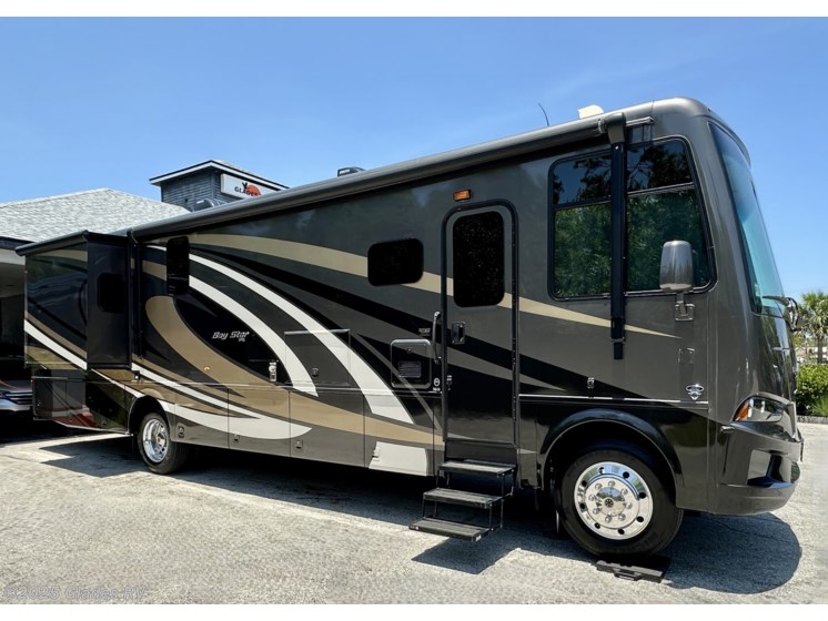 Email now about this 2021 Newmar Bay Star 3616! Used 2021 Newmar Bay Star 3616 available in Fort Myers, Florida