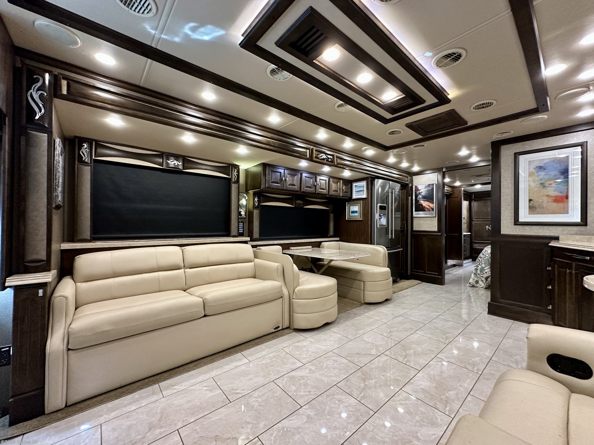 Contact us now about this 2018 Tiffin Phaeton 40 IH! 2018 Phaeton 40 IH by Tiffin from Glades RV in Fort Myers, Florida