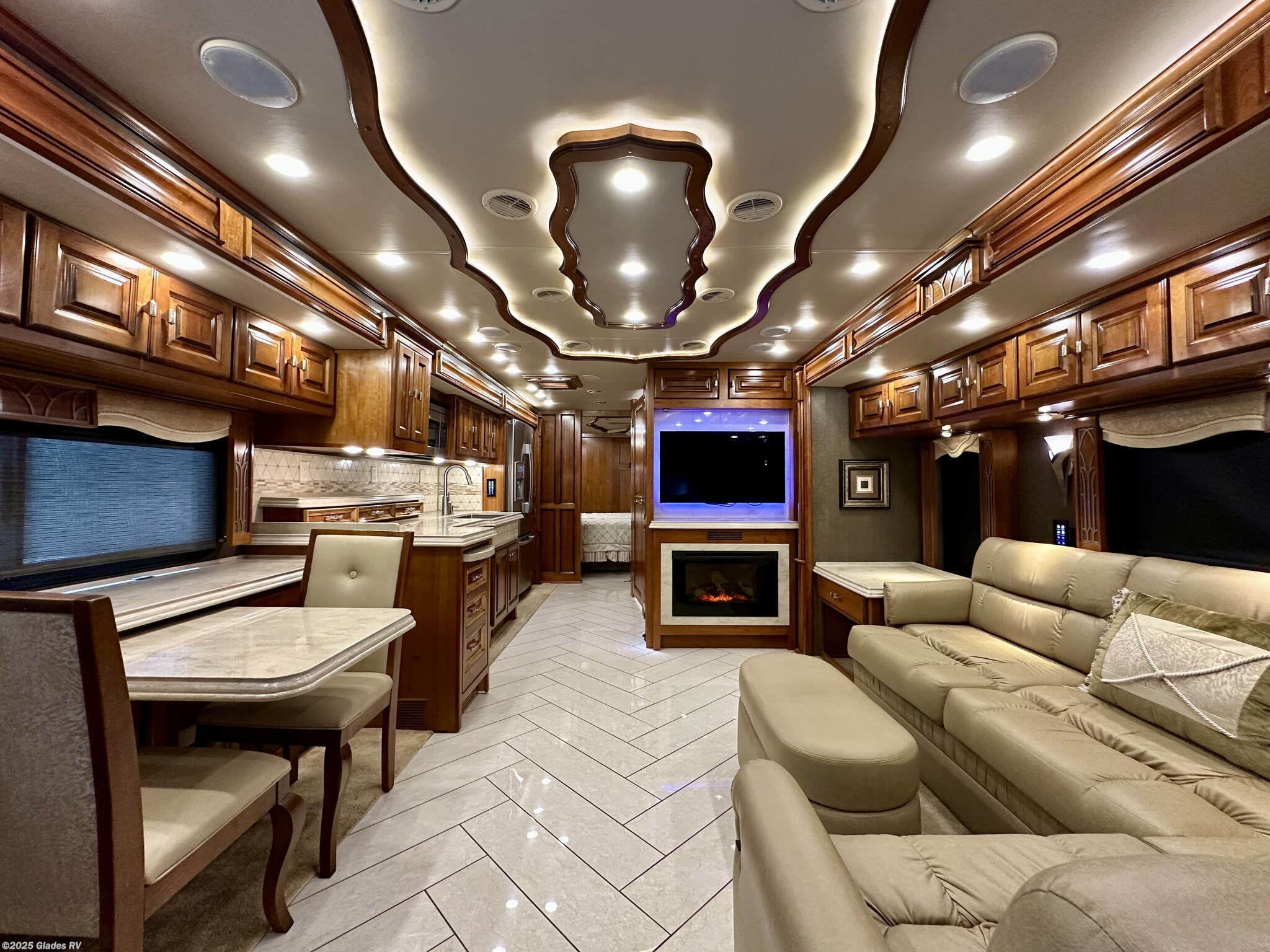 Call now about this 2016 Tiffin Allegro Bus 40 AP! 2016 Tiffin Allegro Bus 40 AP - Used Diesel Pusher For Sale by Glades RV in Fort Myers, Florida features Automatic Leveling Jacks, Washer, Ceiling Fan, Outside Entertainment Center, Dishwasher