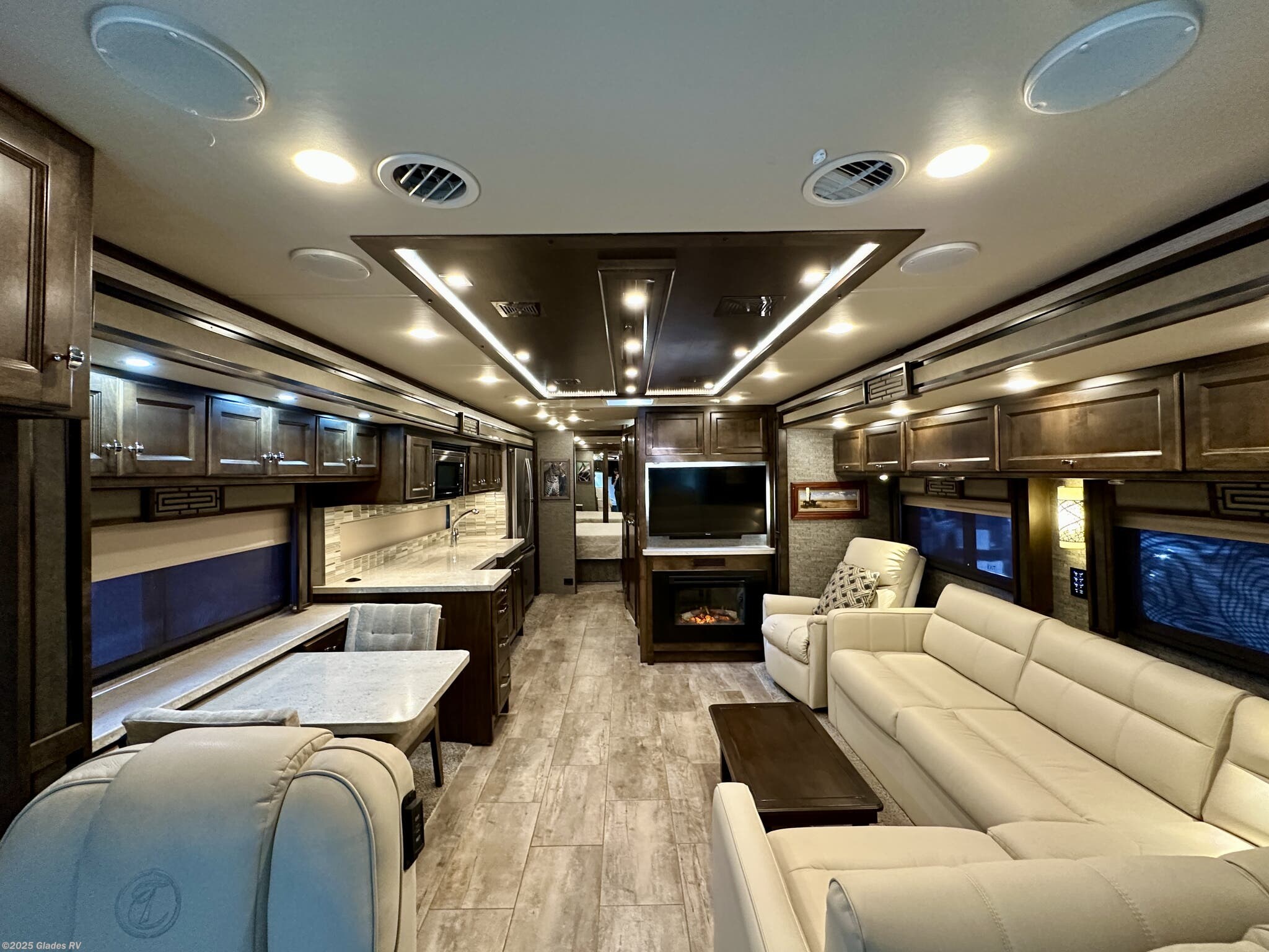 Call now about this 2020 Tiffin Allegro Red 37PA! 2020 Tiffin Allegro Red 37PA - Used Diesel Pusher For Sale by Glades RV in Fort Myers, Florida features Hydronic Heat, Free Standing Dinette w/Chairs, Backup Monitor, Sofa Bed, Black Tank Flush