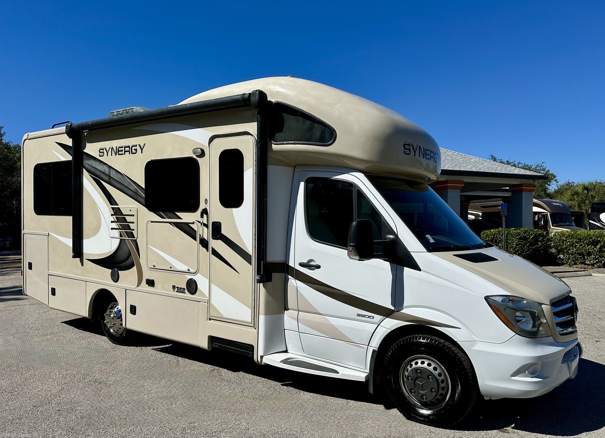 Email now about this 2017 Thor Motor Coach Synergy TT24! Used 2017 Thor Motor Coach Synergy TT24 available in Fort Myers, Florida