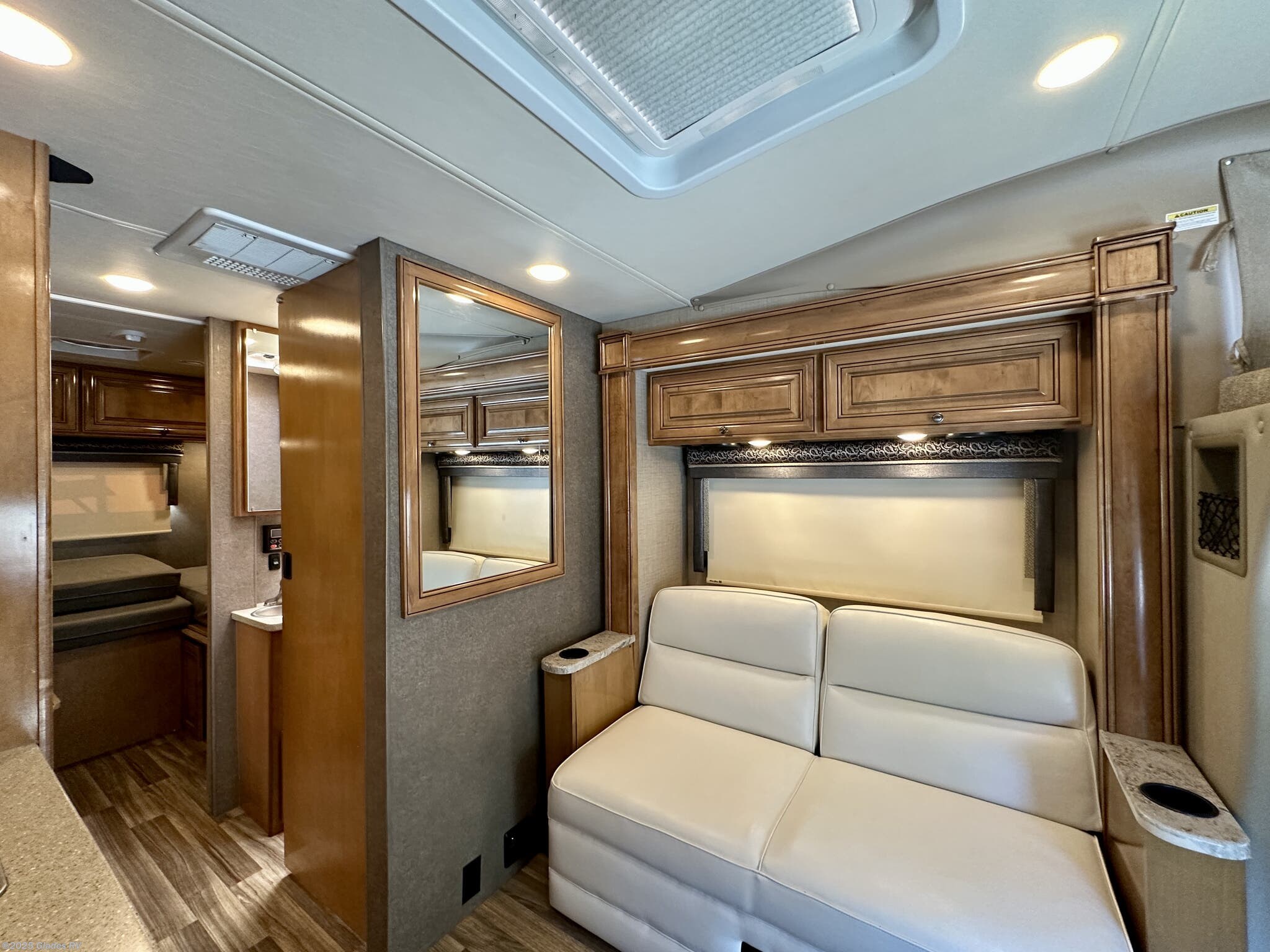 Call now about this 2017 Thor Motor Coach Synergy TT24! 2017 Thor Motor Coach Synergy TT24 - Used Class C For Sale by Glades RV in Fort Myers, Florida features Backup Camera, Power Entrance Step, Power Awning, 30 Amp Service, Outside Entertainment Center