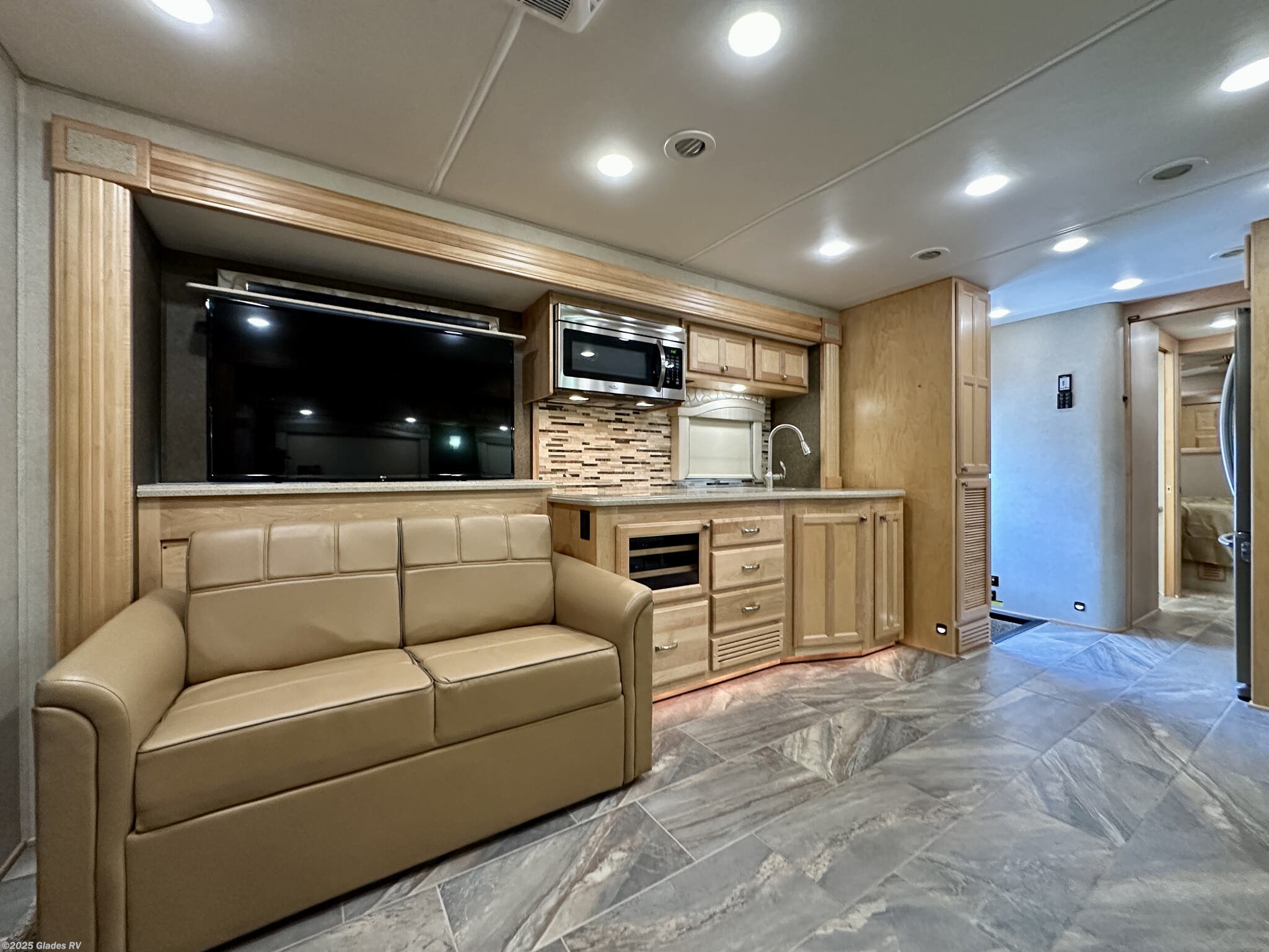 Contact us now about this 2017 Renegade RV Verona LE 40LTS! 2017 Verona LE 40LTS by Renegade RV from Glades RV in Fort Myers, Florida