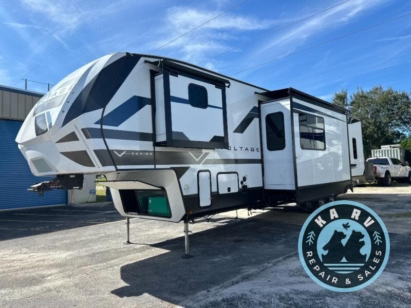 Used 2025 Dutchmen Voltage V-Series 3800 available in DeBary, Florida
